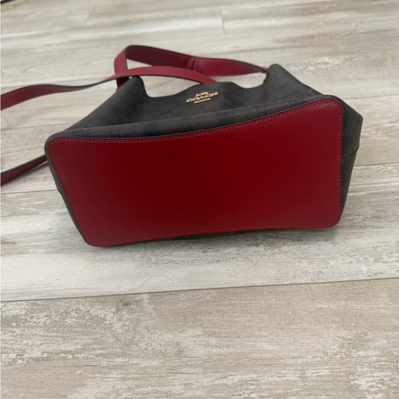 COACH Brown Signature Bucket Bag with Red Trim - Picture 6 of 8